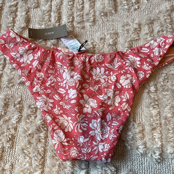 J Crew Curved waist cheeky bikini bottom in tossed floral NWT - Picture 2 of 4